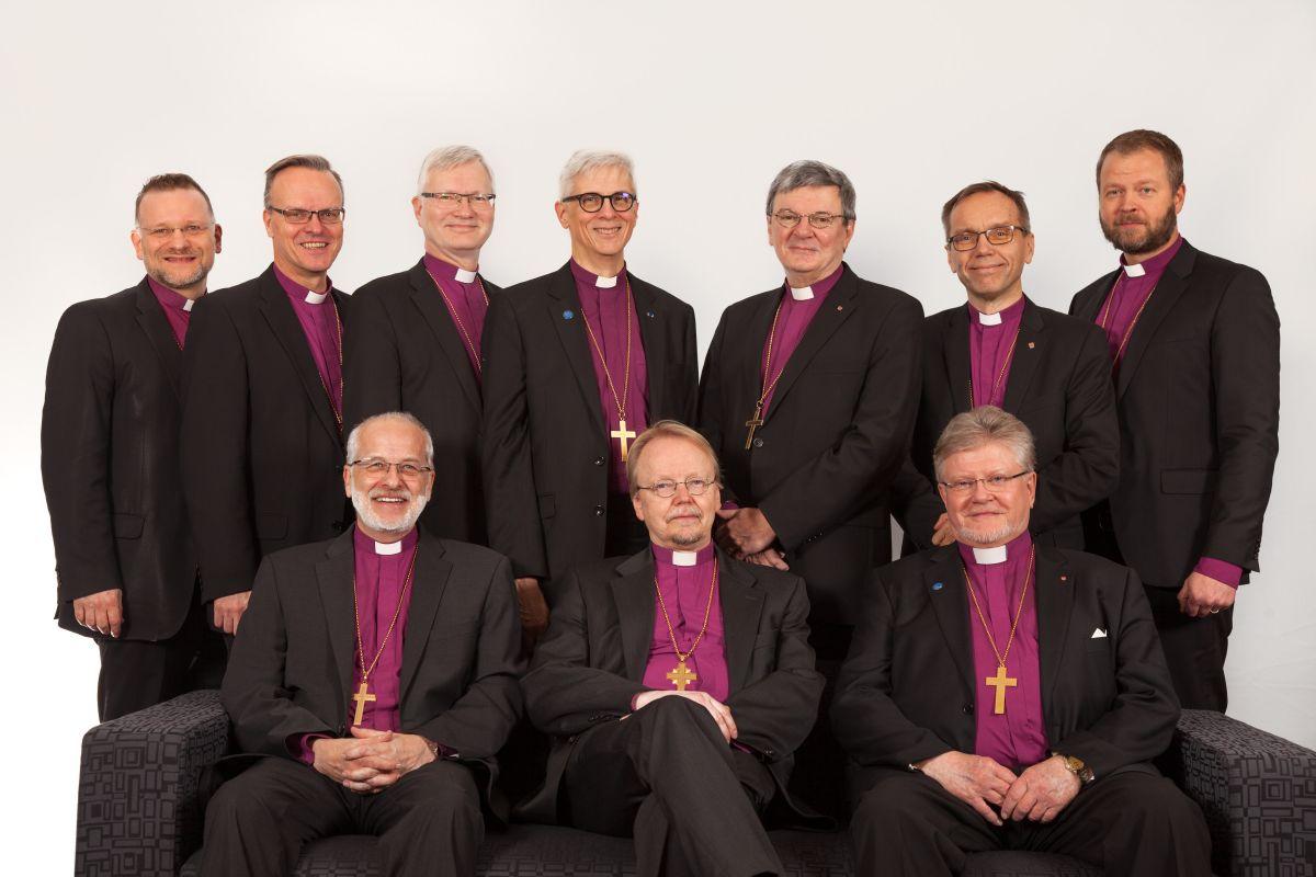 Helsingin piispa Irja Askola jäi viime vuonna eläkkeelle, ja kaikki Suomen luterilaisen kirkon piispat ovat taas miehiä.